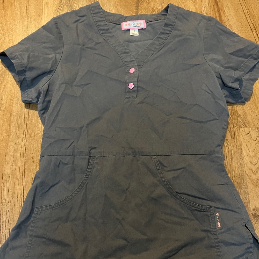 XS grey and pink scrub top